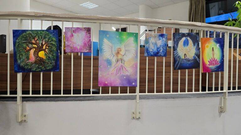paintings of angels by Marie Neumann