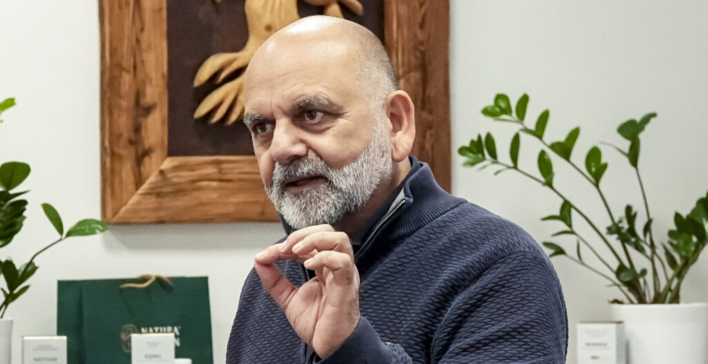 Bohuslav Větrovský giving a lecture at Club NATURAMEDICIN in Prague.